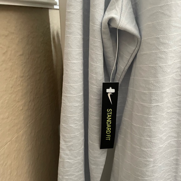 Women’s Nike golf dri fit long sleeve, large - Picture 4 of 4